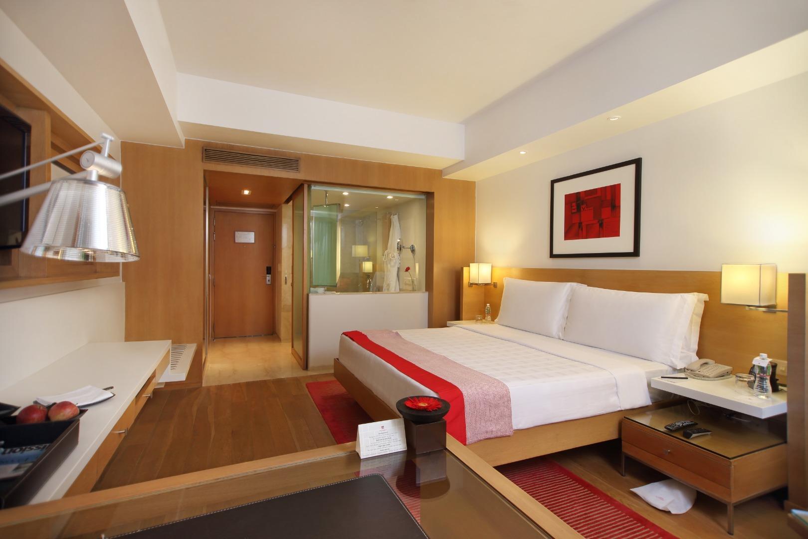 Trident Nariman Point Hotel Mumbai Exterior photo A room at the Taj Bengal